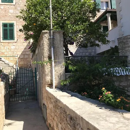 Appartement Lenesta *