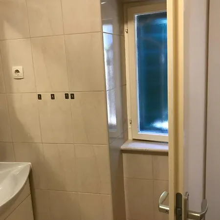 Lenesta Lägenhet *
