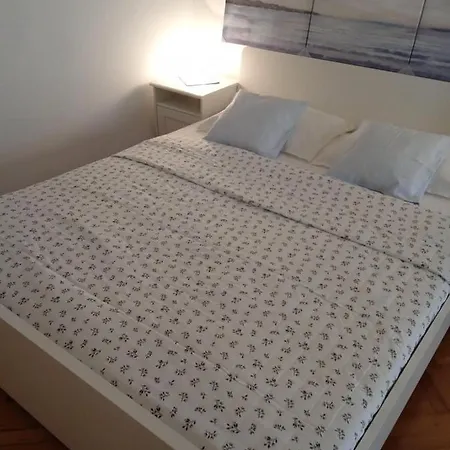 Apartament Lenesta *