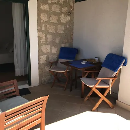 Lenesta Apartment Bol